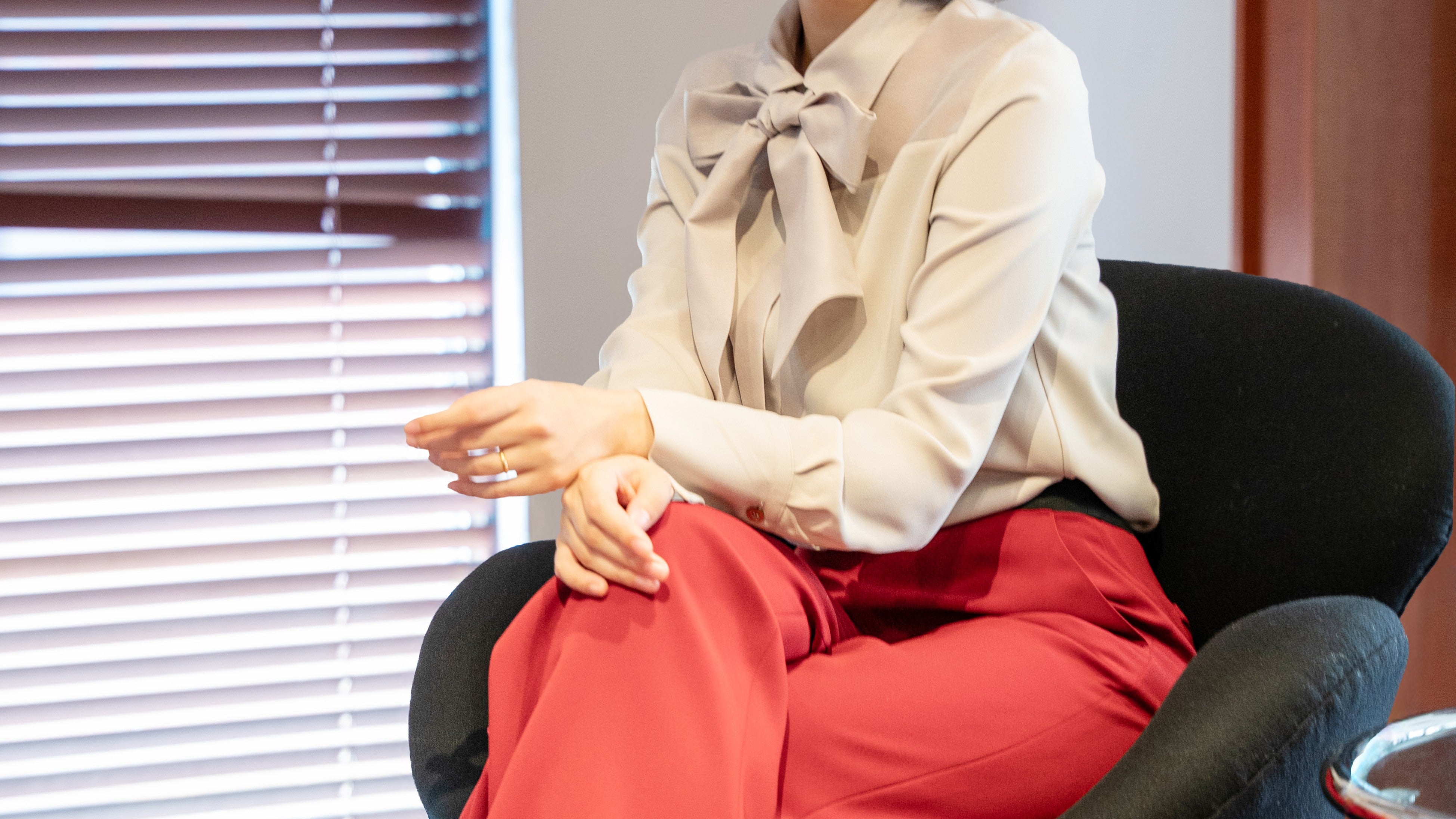 季節をまたいで楽しめる秋服の取り入れ方３選