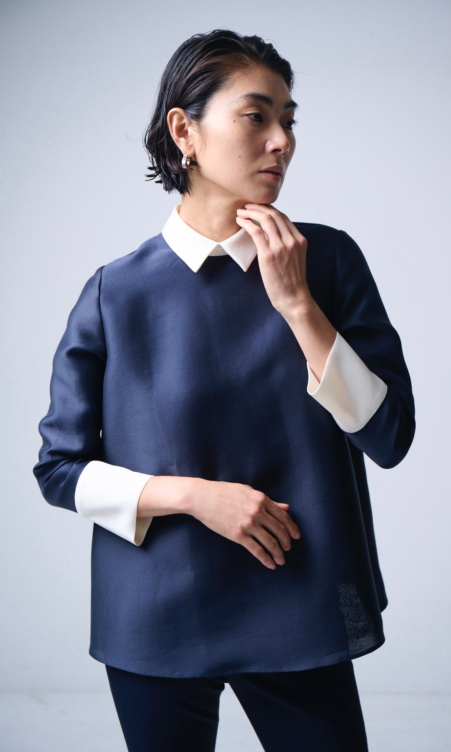 シルキーWクロス バイカラーブラウス – M・fil 公式オンライン