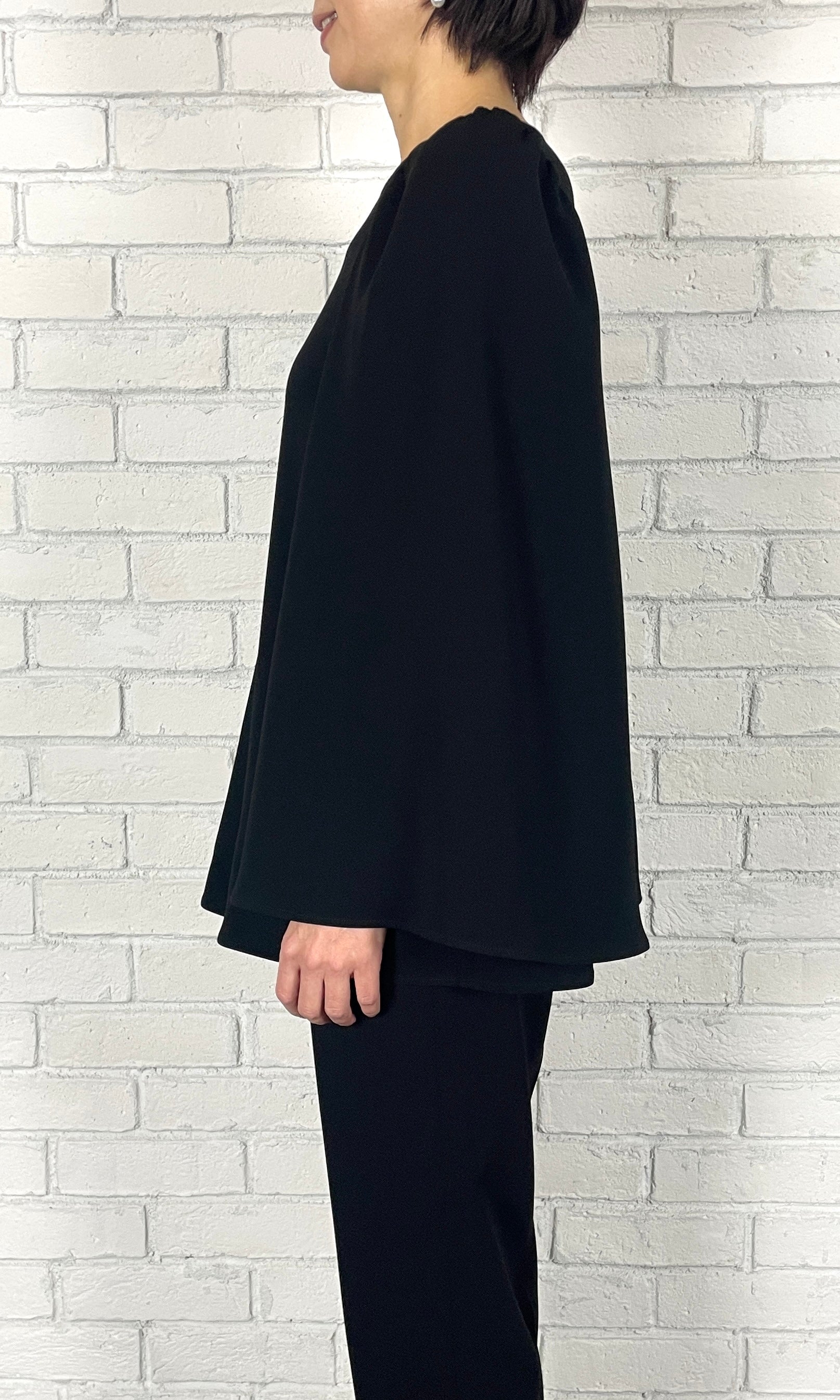 トリアセ ギャザーケープブラウス＜ブラック＞ – M・fil 公式