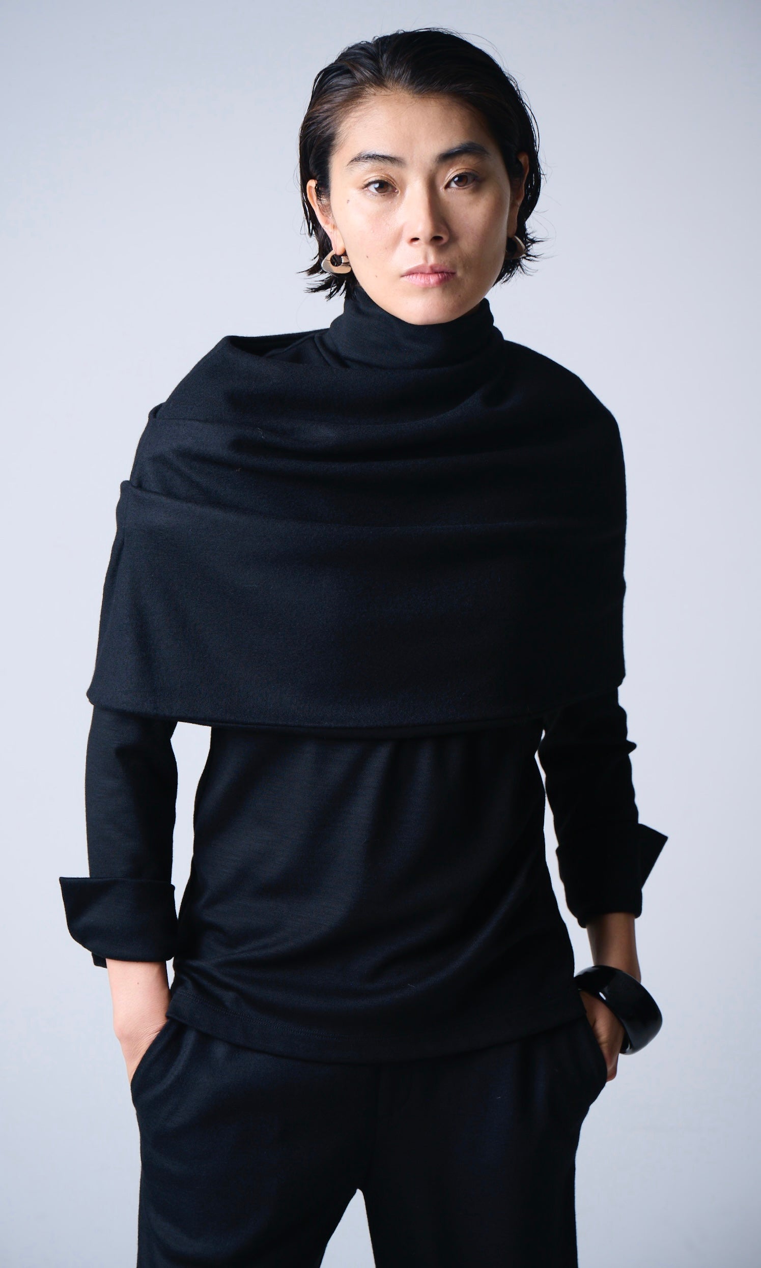 新品未使用:ミカコナカムラMFil:黒色の半袖トップス Mikako Nakamura - ミカコナカムラ2024 ミカドシルク27.5万円